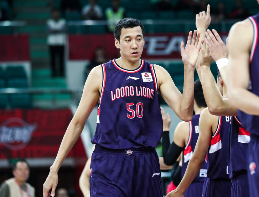 九游体育加拿大队观众热烈欢呼！，东契奇迎来二十赛季出色发挥再创辉煌时刻的简单介绍